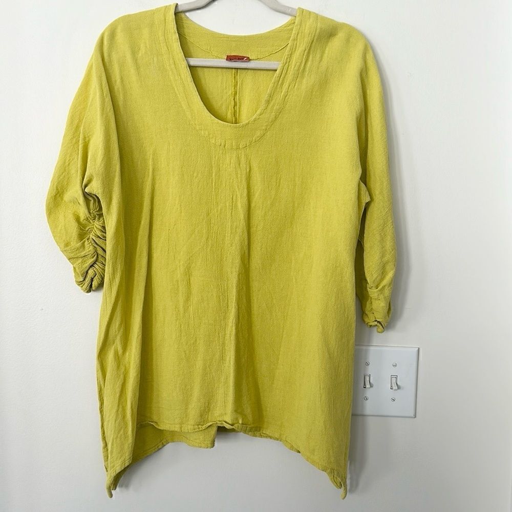 Oh My Gauze Lana 3/4 Ruched Sleeve Top 1